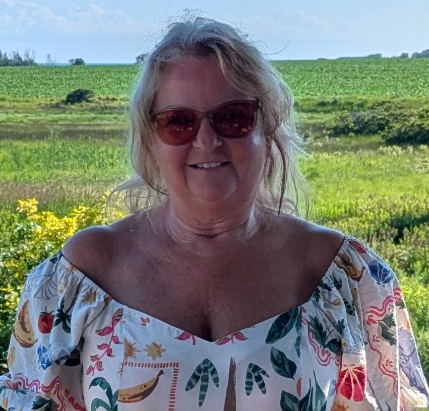 Stella Jamieson of Seaside Stained Glass PEI